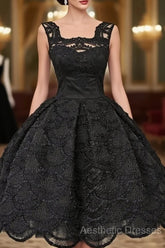 Classic Square Knee-Length Sleeveless Black Lace Homecoming Dresses